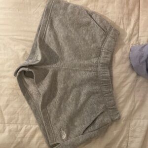 NORTH FACE SWEATSHORTS SIZE MEDIUM